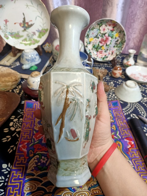 古玩陶瓷釉下彩堆塑瓶拍賣,當前價格3888元