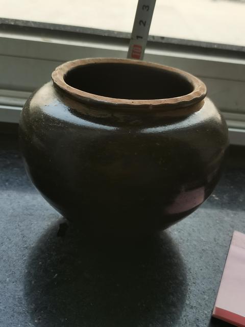 古玩陶瓷宋代的茶葉黑釉罐如果沒有沖線的話小幾萬拍賣，當(dāng)前價格3899元