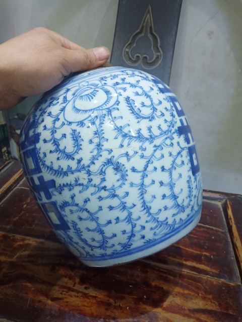 古玩陶瓷淡描青花纏枝蓮花三喜字紋罐拍賣，當前價格888元