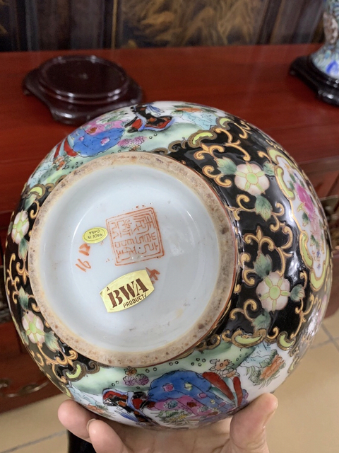 古玩陶瓷乾隆年制款彩繪花卉人物紋碗拍賣，當前價格480元