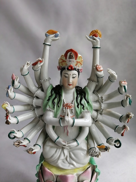 古玩陶瓷千手觀音拍賣，當(dāng)前價(jià)格1580元