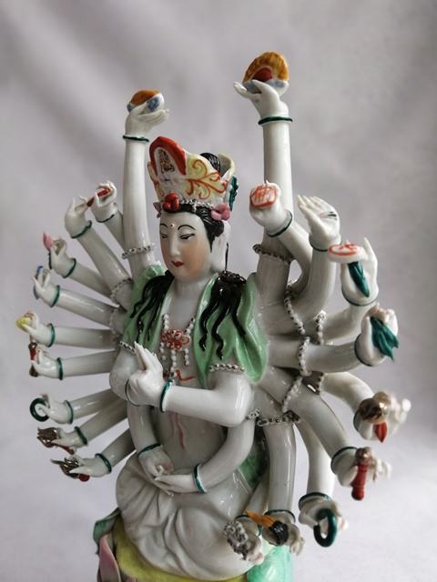 古玩陶瓷千手觀音拍賣，當(dāng)前價(jià)格1580元