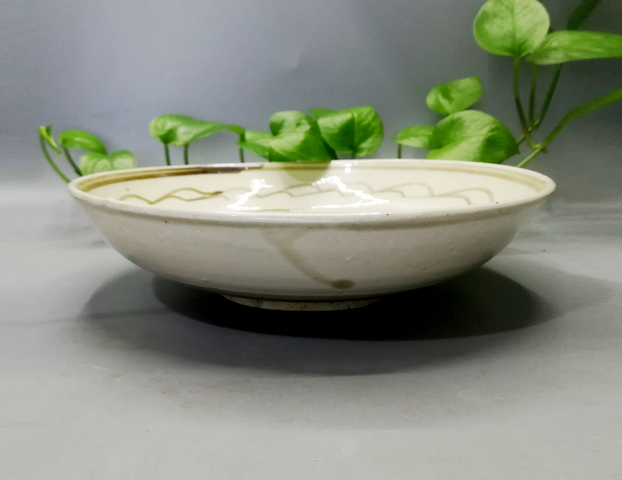 古玩陶瓷明磁州窯白底褐花壽桃盤(pán)拍賣(mài)，當(dāng)前價(jià)格880元