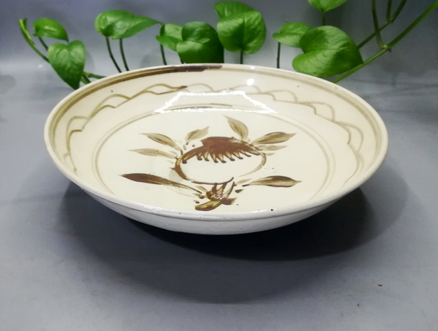 古玩陶瓷明磁州窯白底褐花壽桃盤(pán)拍賣(mài)，當(dāng)前價(jià)格880元