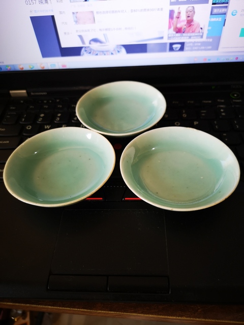古玩陶瓷精品:清中期豆青釉小盤(其中一件)拍賣,當(dāng)前價(jià)格800元