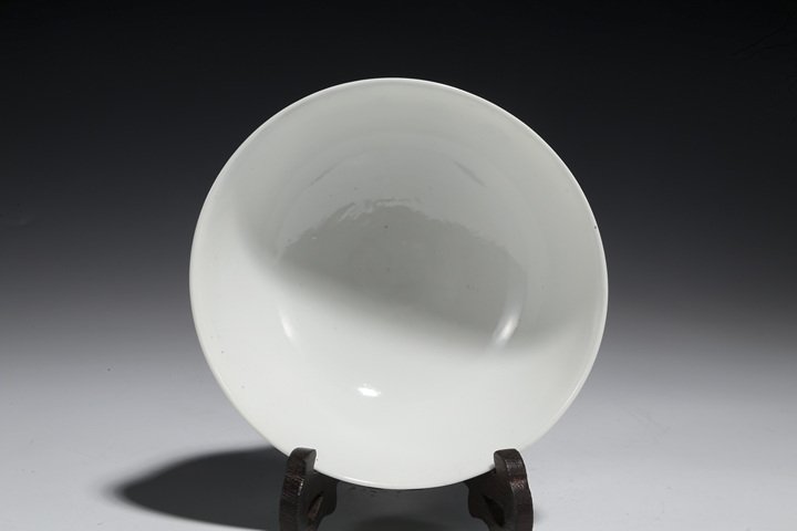 古玩陶瓷民國·藍(lán)料彩竹葉紋碗拍賣，當(dāng)前價(jià)格4699元