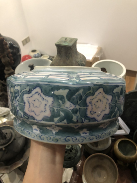 古玩陶瓷花卉紋蓋罐(精品)拍賣(mài),當(dāng)前價(jià)格199元