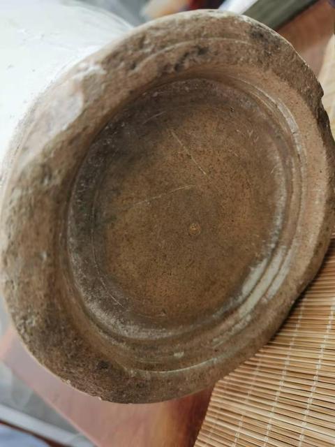 古玩陶瓷白地黑字內府款梅瓶，這個完整的話，什么概念？大家應該更明白石膏堆起來專家鑒定少了1萬至2萬拍賣，當前價格13999元