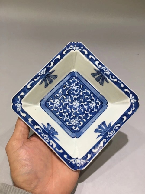 古玩陶瓷清.乾隆青花四方花卉盤(pán)拍賣(mài)，當(dāng)前價(jià)格1000元