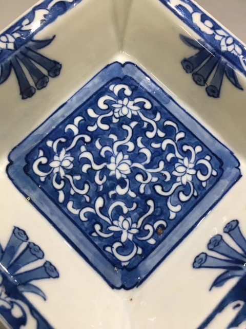 古玩陶瓷清.乾隆青花四方花卉盤(pán)拍賣(mài)，當(dāng)前價(jià)格1000元