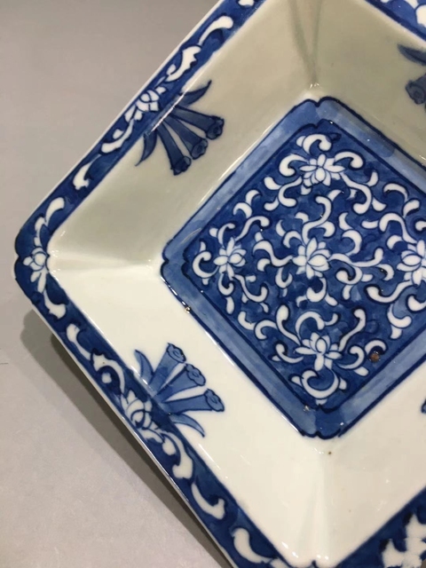 古玩陶瓷清.乾隆青花四方花卉盤(pán)拍賣(mài)，當(dāng)前價(jià)格1000元