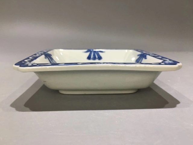 古玩陶瓷清.乾隆青花四方花卉盤(pán)拍賣(mài)，當(dāng)前價(jià)格1000元