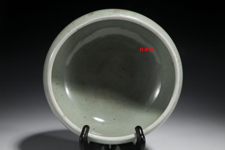 古玩陶瓷清乾隆·豆青釉三足爐拍賣，當(dāng)前價(jià)格2999元