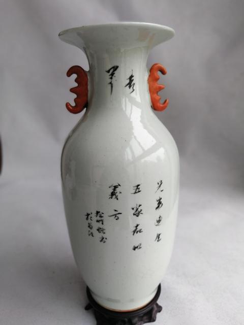 古玩陶瓷粉彩人物紋雙耳瓶拍賣,當(dāng)前價(jià)格2580元