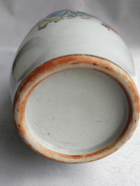 古玩陶瓷粉彩人物紋雙耳瓶拍賣,當(dāng)前價(jià)格2580元