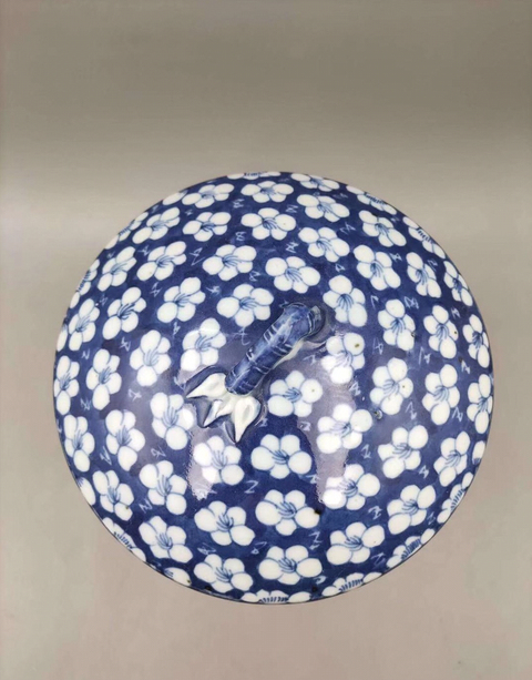 古玩陶瓷（精美細路）青花留白冰梅紋蓋缸拍賣，當前價格6888元
