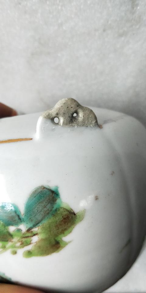 古玩陶瓷(已實物保真）晚清淺絳彩瓜棱提梁壺拍賣，當前價格288元