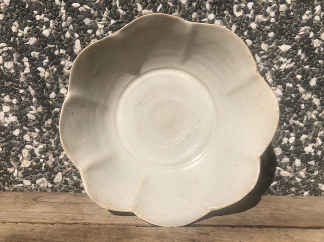 古玩陶瓷宋.邢窯青白瓷花口盤拍賣,當前價格4500元