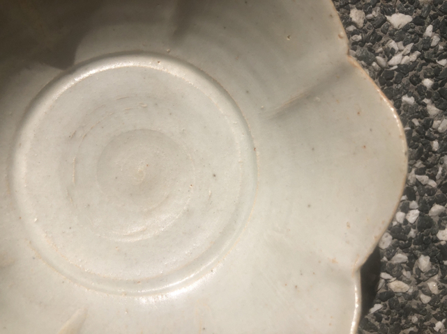 古玩陶瓷宋.邢窯青白瓷花口盤拍賣,當前價格4500元