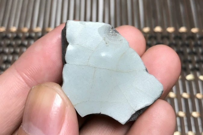 古玩陶瓷宋:影青折肩小琴爐拍賣,當前價格1800元