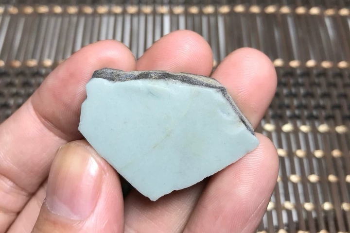古玩陶瓷宋:影青折肩小琴爐拍賣,當前價格1800元