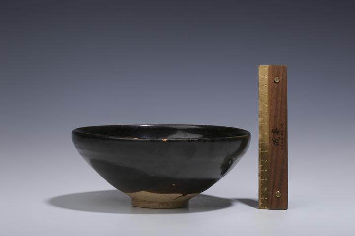 古玩陶瓷宋元·耀州窯窯變黑釉點彩碗拍賣，當前價格1699元