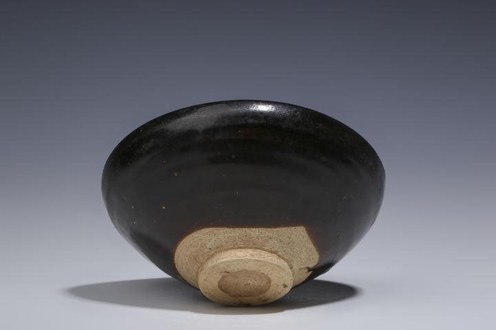 古玩陶瓷宋元·耀州窯窯變黑釉點彩碗拍賣，當前價格1699元