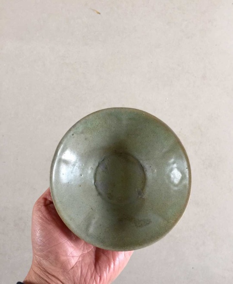古玩陶瓷五代十國越窯系青瓷花口盞拍賣,當前價格8800元