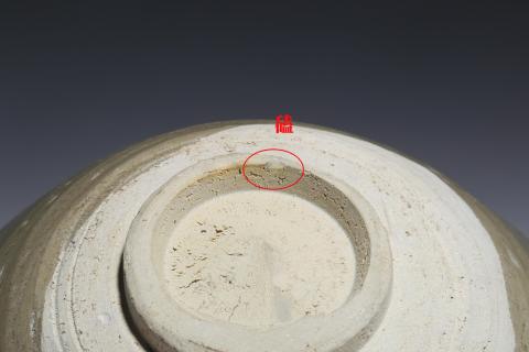 古玩陶瓷宋元·龍泉窯青釉劃花碗拍賣，當(dāng)前價格2500元