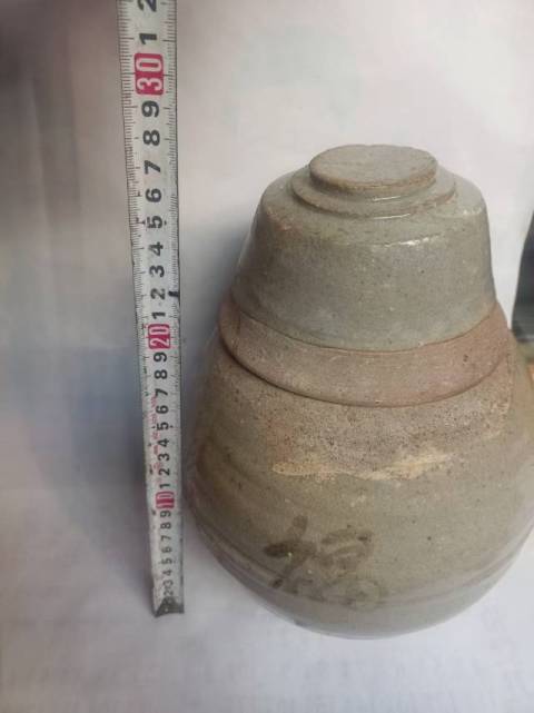 古玩陶瓷放漏元末明初青瓷蓋罐拍賣，當前價格3999元