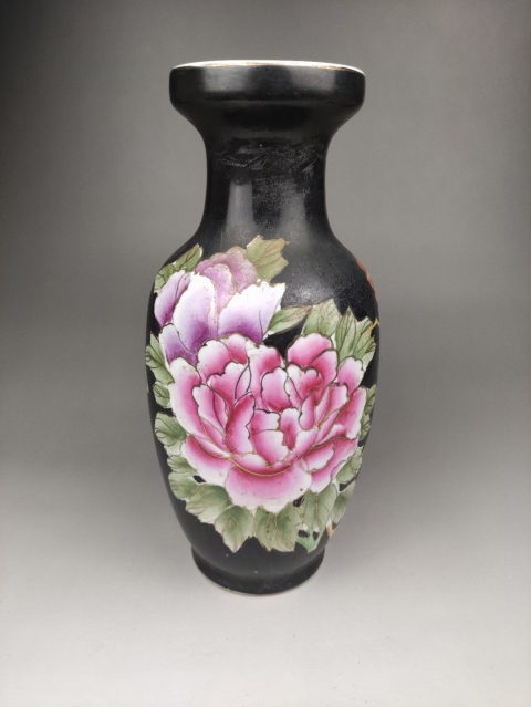 域鉴古玩】墨地粉彩花鸟花卉纹瓶鉴定结果_墨地粉彩花鸟花卉纹瓶