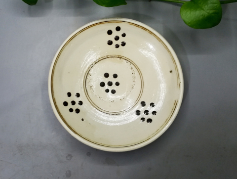 古玩陶瓷元代磁州窯點彩梅紋盤拍賣,當前價格600元