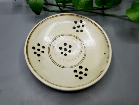 古玩陶瓷元代磁州窯點彩梅紋盤拍賣,當前價格600元