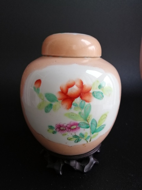 古玩陶瓷粉彩花卉紋蓋罐拍賣,當前價格1280元