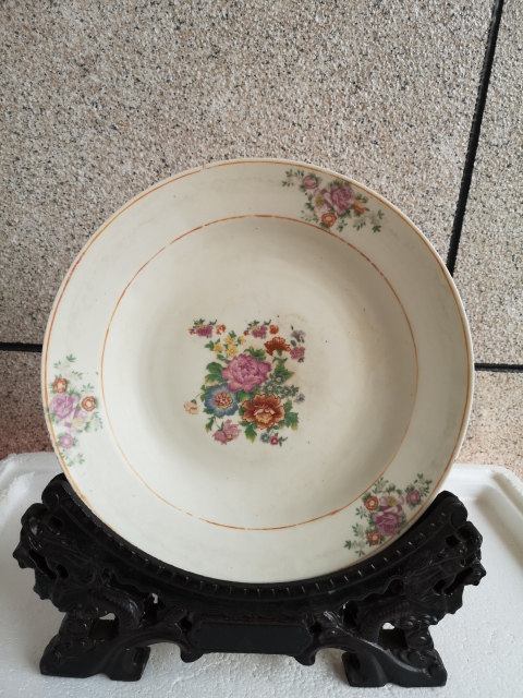 古玩陶瓷花卉紋貼花盤拍賣,當前價格550元
