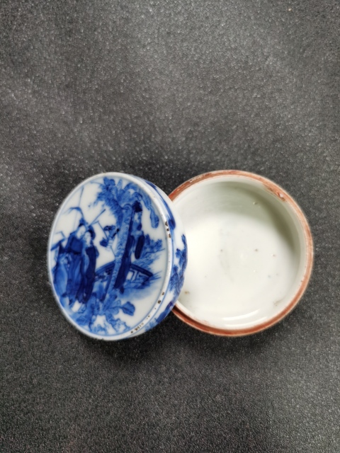 古玩陶瓷青花人物印泥盒拍賣,當(dāng)前價格3800元