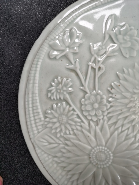 古玩陶瓷民國(guó)白釉印花瓷板拍賣，當(dāng)前價(jià)格288元