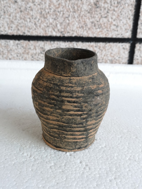 古玩陶瓷執(zhí)壺拍賣,當前價格398元