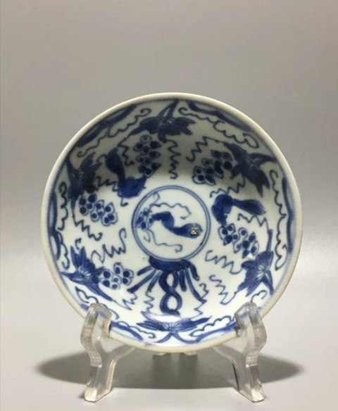 古玩陶瓷大清康熙松鼠葡萄紋青花盤拍賣,當前價格999元