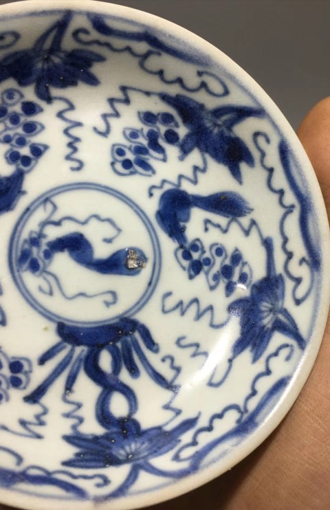 古玩陶瓷大清康熙松鼠葡萄紋青花盤拍賣,當前價格999元