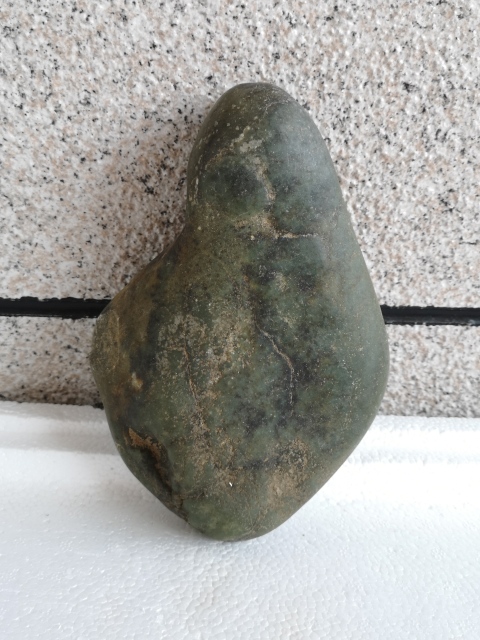 古玩玉器和田青玉籽料拍賣,當前價格398元