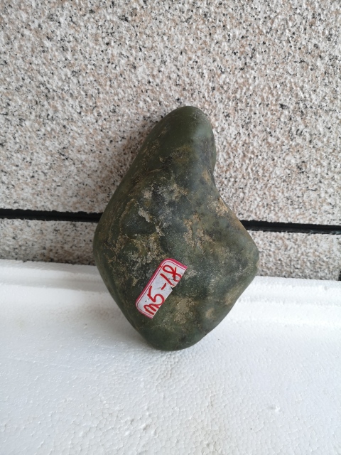 古玩玉器和田青玉籽料拍賣,當前價格398元