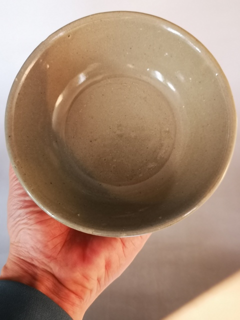 古玩陶瓷元代龍泉窯青瓷折沿洗（碗）拍賣，當(dāng)前價格1200元