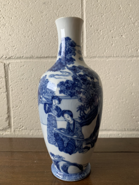 古玩陶瓷人物紋青花瓶拍賣，當前價格8000元