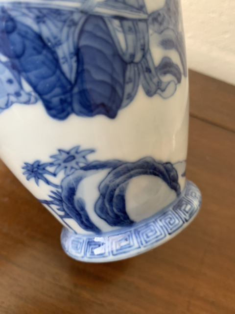 古玩陶瓷人物紋青花瓶拍賣，當前價格8000元