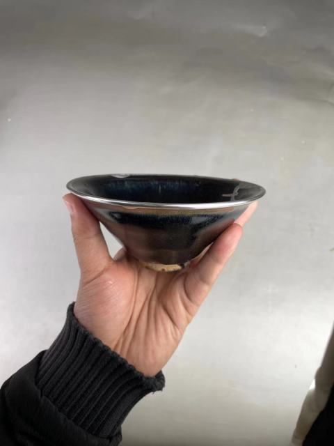 古玩陶瓷3南宋建窯黑釉藍毫斗笠盞拍賣，當前價格20000元