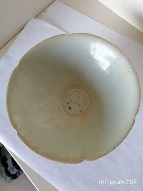古玩陶瓷宋代湖田六缺出筋花口大碗拍賣，當前價格150元