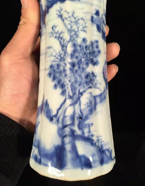 古玩陶瓷康熙寒江獨釣通景山水人物紋花觚拍賣,當前價格30000元