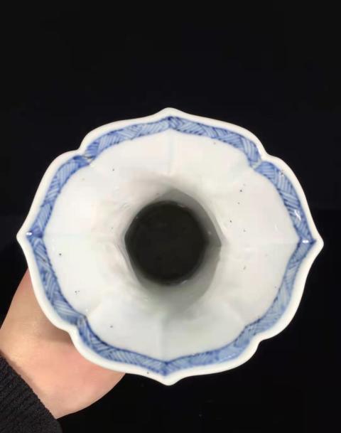 古玩陶瓷康熙寒江獨釣通景山水人物紋花觚拍賣,當前價格30000元