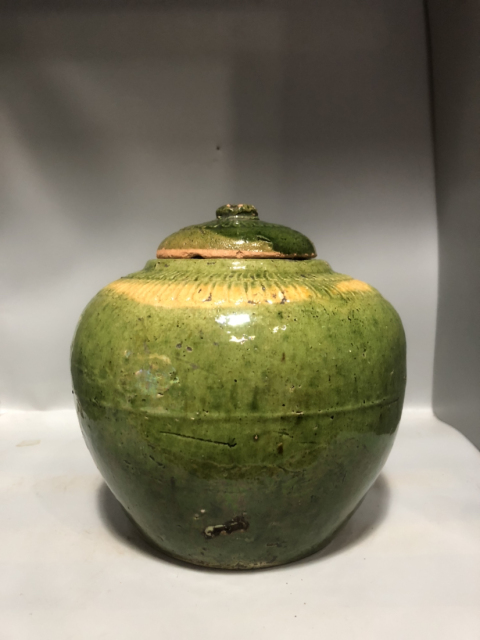 古玩陶瓷明代綠釉印紋罐拍賣，當前價格2999元